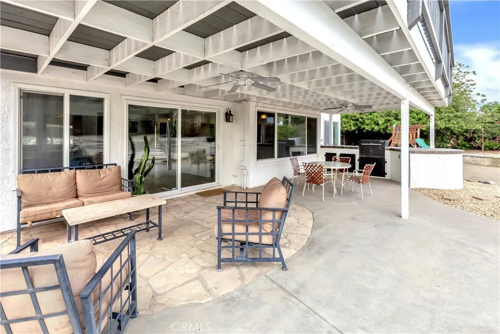 22041 Windtree, Wildomar, California 92595 home-pic-14