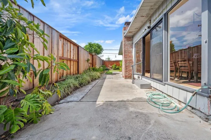 1611 Roberta Drive, San Mateo, California 94403