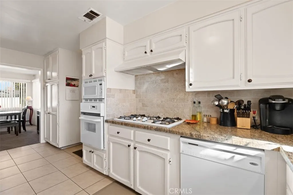 11757 Auburn, Yucaipa, California 92399 home-pic-13