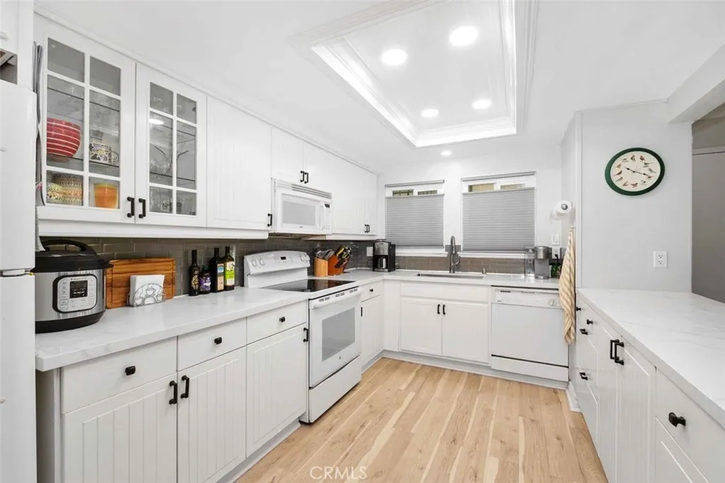 2118 Via Puerta home-pic-14