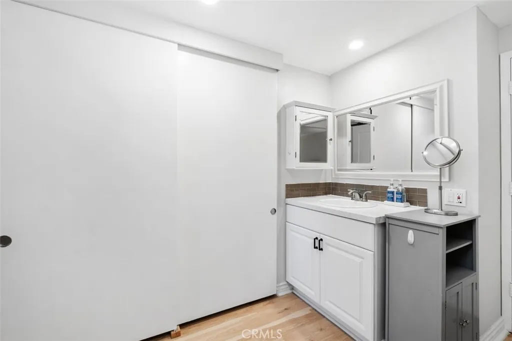 2118 Via Puerta home-pic-24
