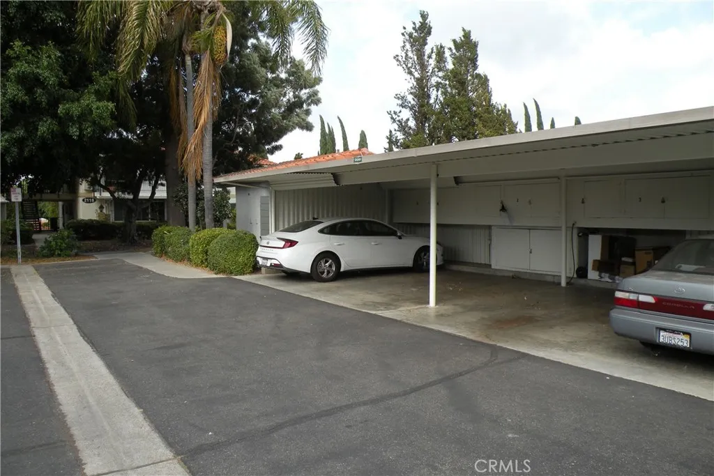 2118 Via Puerta home-pic-36