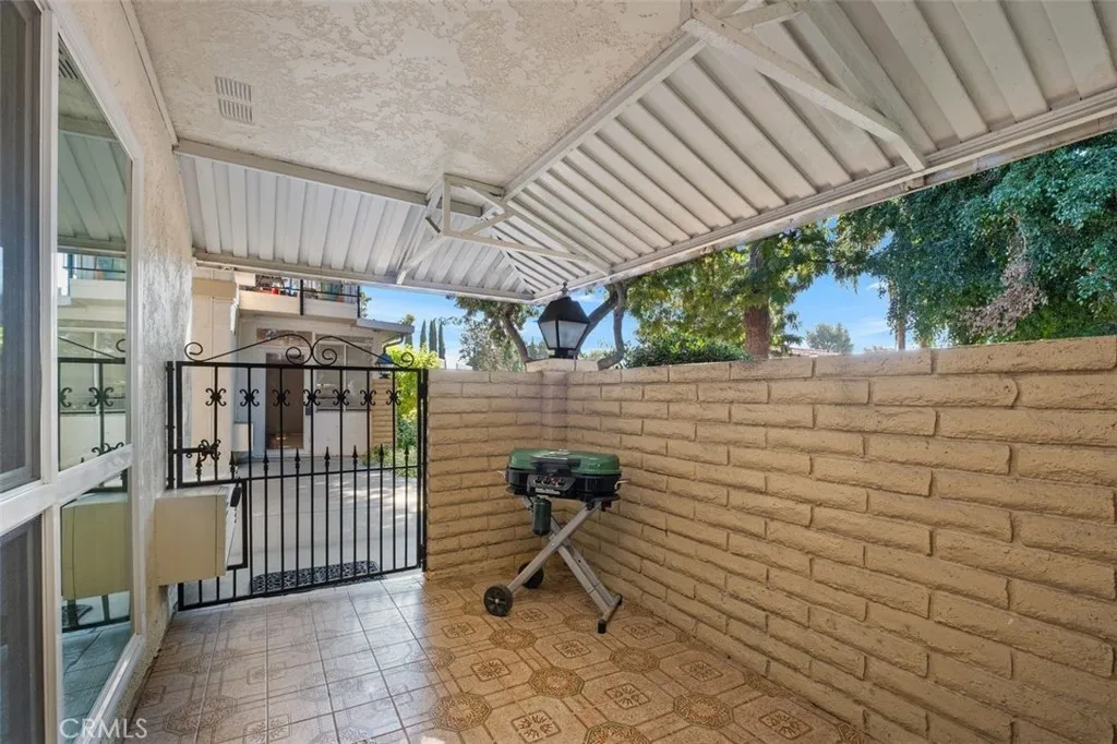 2118 Via Puerta home-pic-34