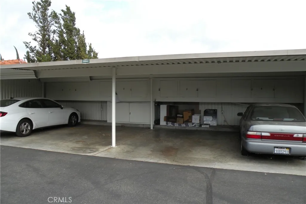 2118 Via Puerta home-pic-37