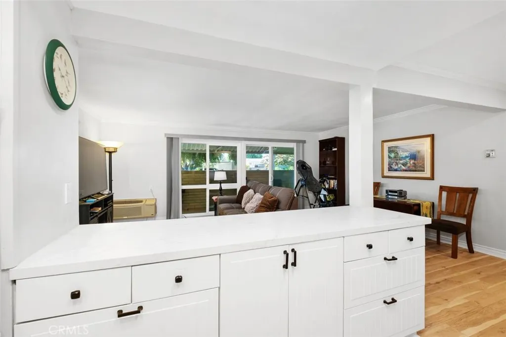 2118 Via Puerta home-pic-17