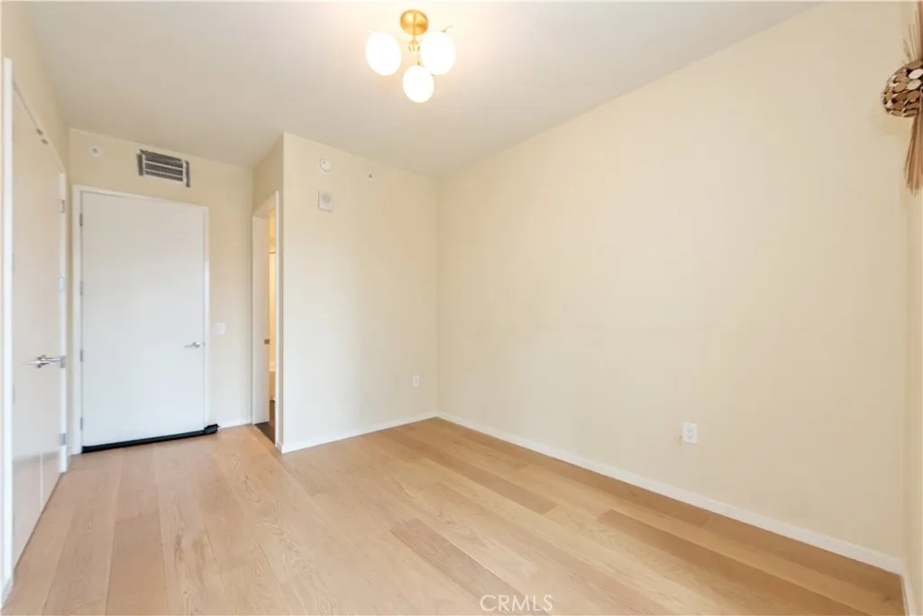 889 Francisco 1911, Los Angeles, California 90017 home-pic-16