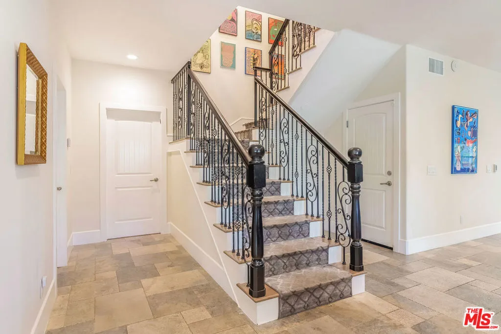 6411 W 85th Street, Los Angeles, California 90045 home-pic-11