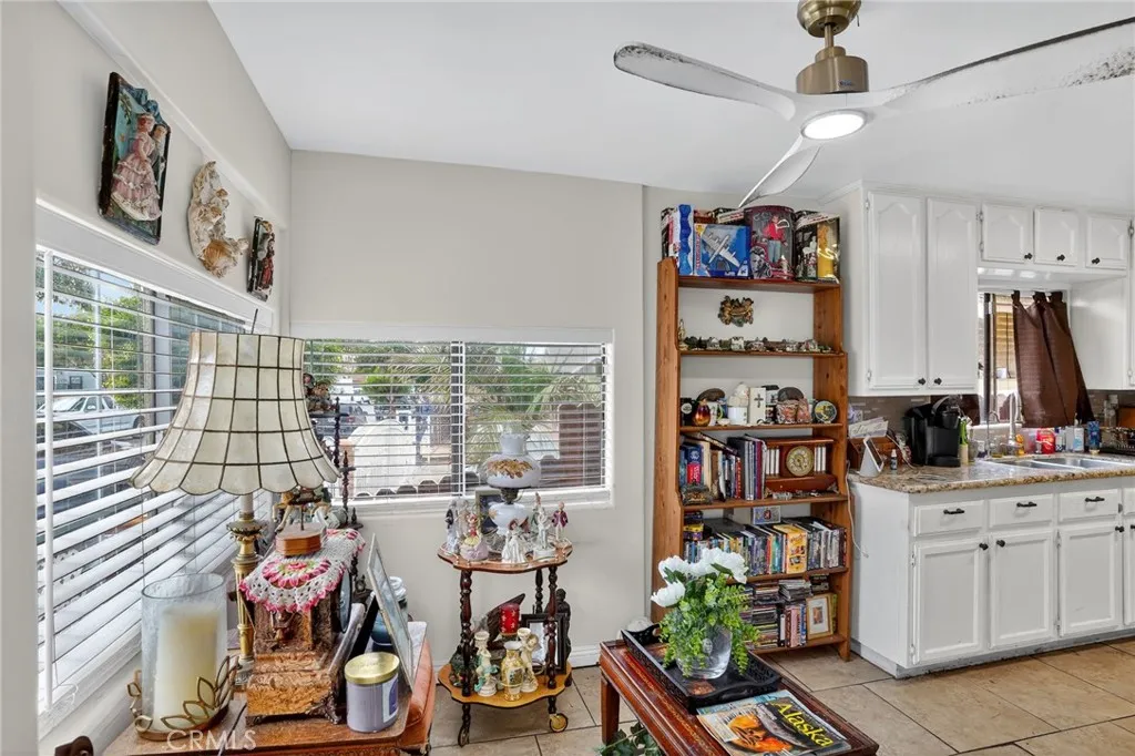 1053 E Hellman Street, Long Beach, California 90813 home-pic-10