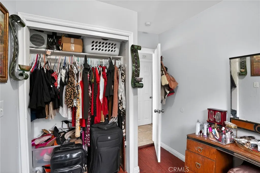 1053 E Hellman Street, Long Beach, California 90813 home-pic-17
