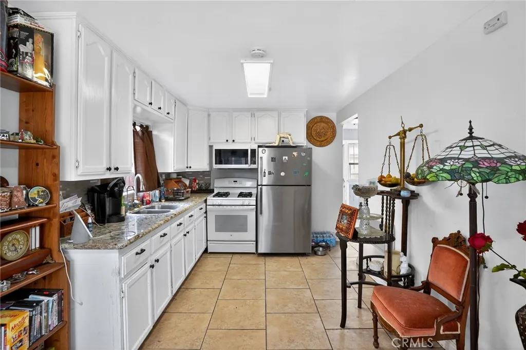 1053 E Hellman Street, Long Beach, California 90813 home-pic-9