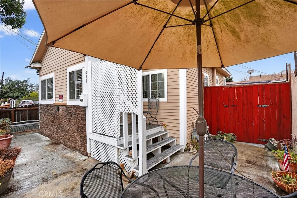 1053 E Hellman Street, Long Beach, California 90813 home-pic-1