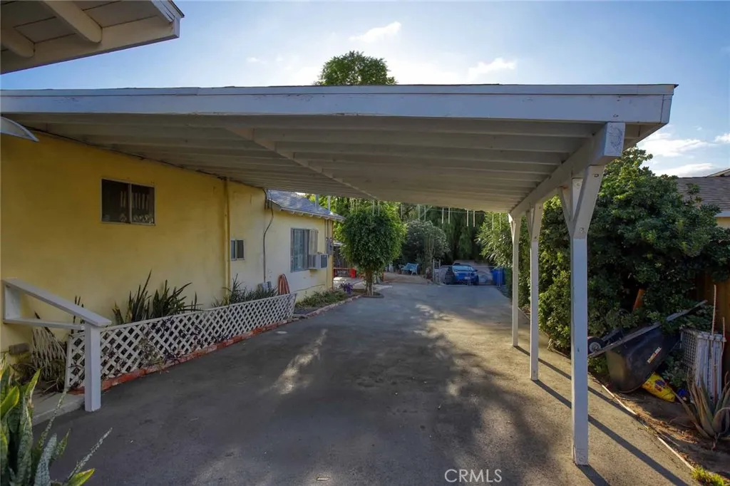 11034 Scoville Avenue, Sunland, California 91040 home-pic-26