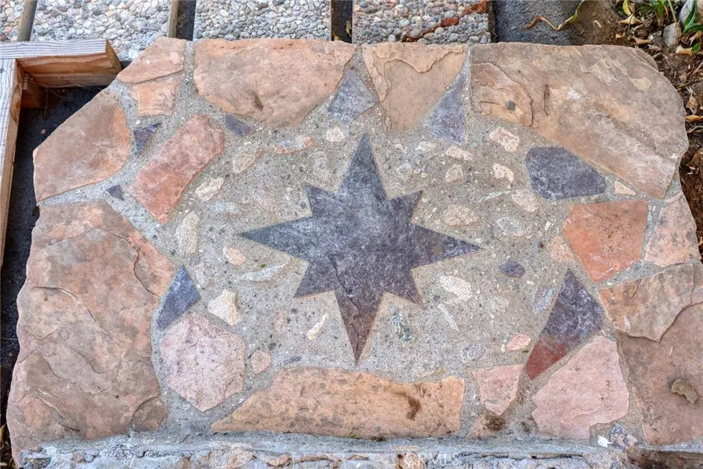 11034 Scoville Avenue, Sunland, California 91040 home-pic-37