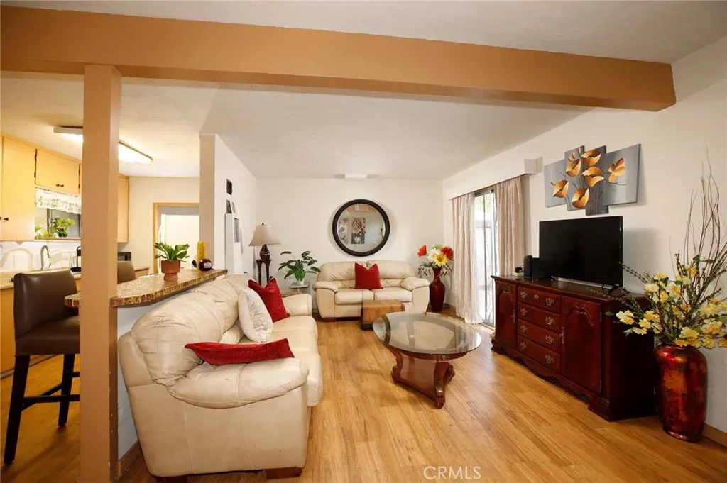 11034 Scoville Avenue, Sunland, California 91040 home-pic-17