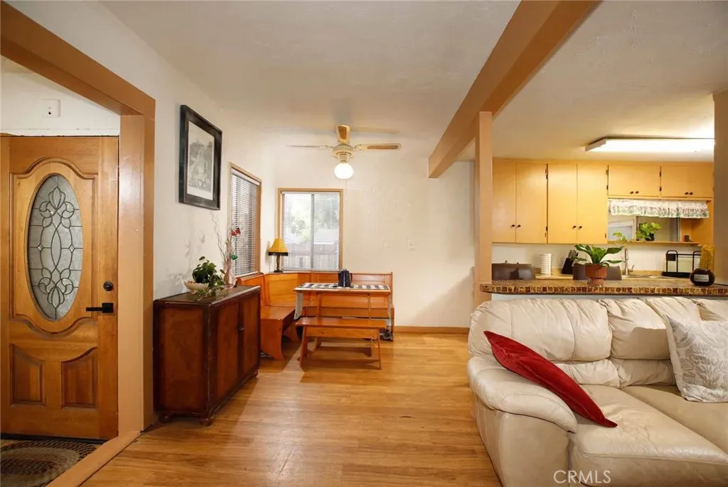 11034 Scoville Avenue, Sunland, California 91040 home-pic-13