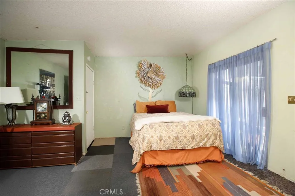 11034 Scoville Avenue, Sunland, California 91040 home-pic-18