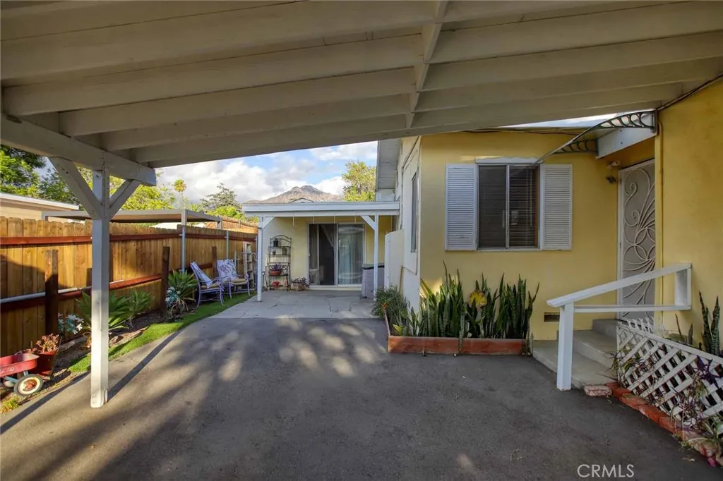 11034 Scoville Avenue, Sunland, California 91040 home-pic-12
