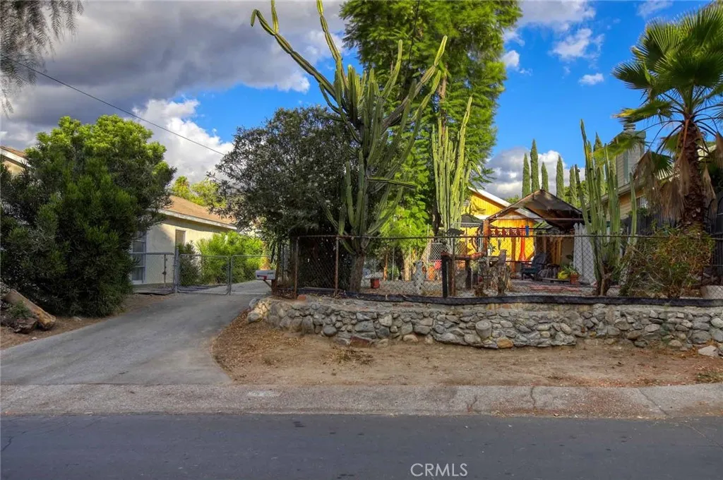 11034 Scoville Avenue, Sunland, California 91040 home-pic-41