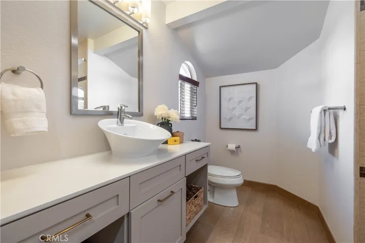 Upstairs Shared Bath