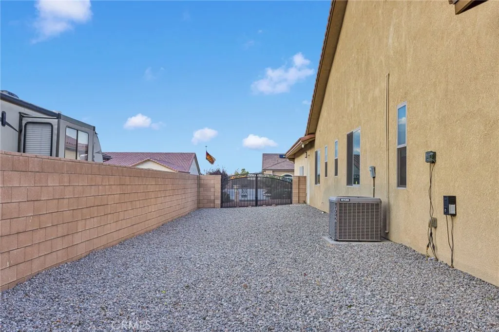 19135 Monterey, Apple Valley, California 92308 home-pic-63