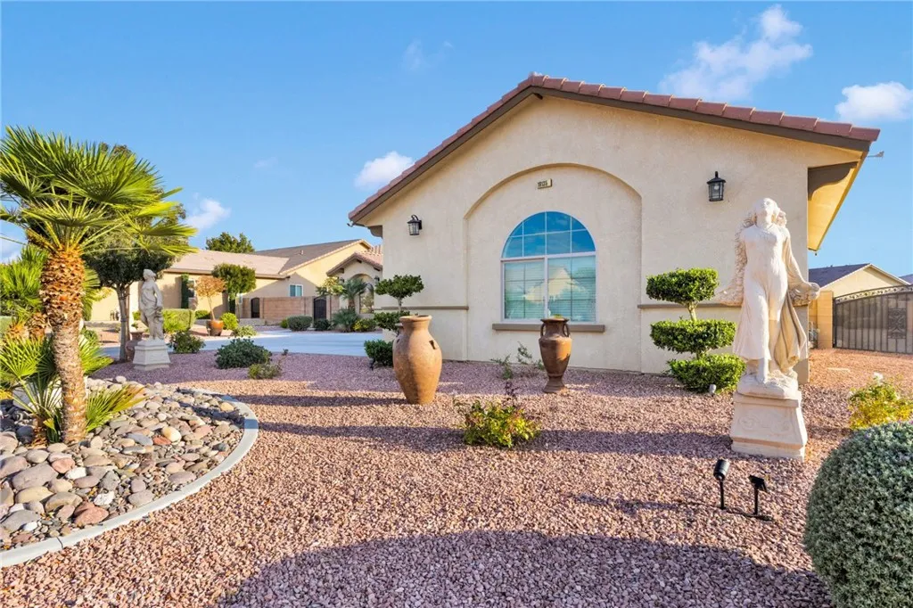 19135 Monterey, Apple Valley, California 92308 home-pic-7