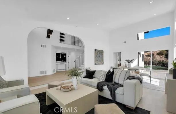 2512 Kensington Avenue, Thousand Oaks, California 91362