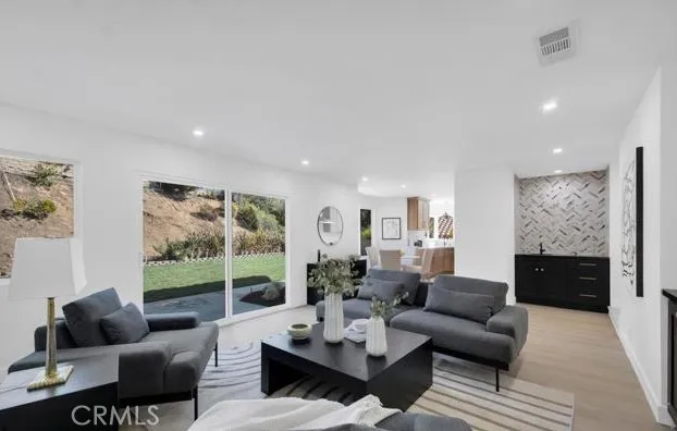2512 Kensington Avenue, Thousand Oaks, California 91362