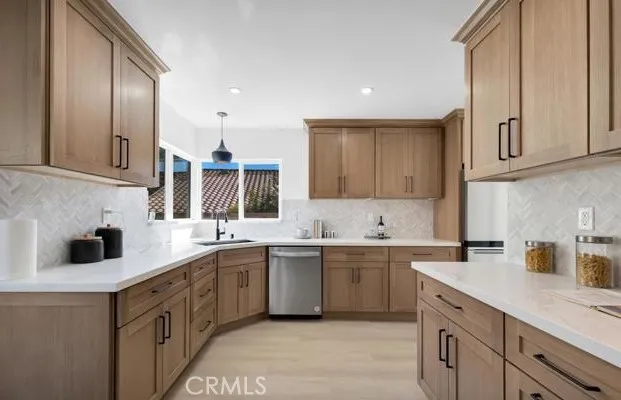 2512 Kensington Avenue, Thousand Oaks, California 91362