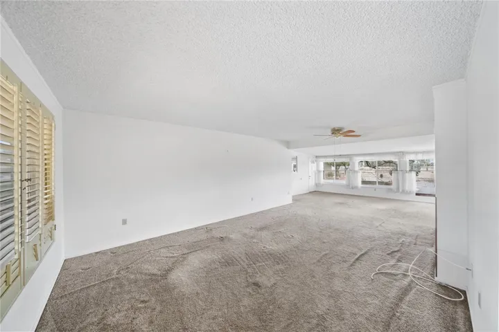 living room dining area
