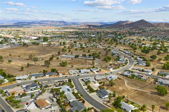 view of neighborhood
