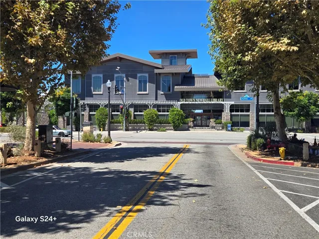 24522 24522 Chestnut, Newhall, California 91321 — photo 5