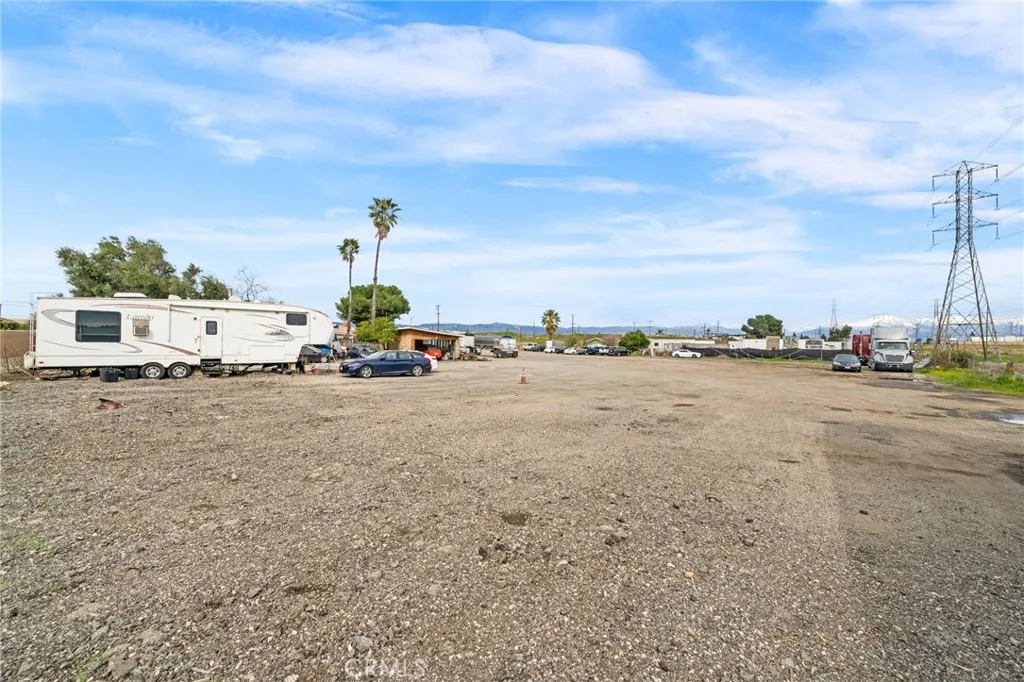 19597 Jurupa Avenue, Bloomington, California 92316 home-pic-36
