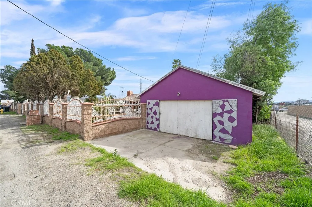 19597 Jurupa Avenue, Bloomington, California 92316 home-pic-2