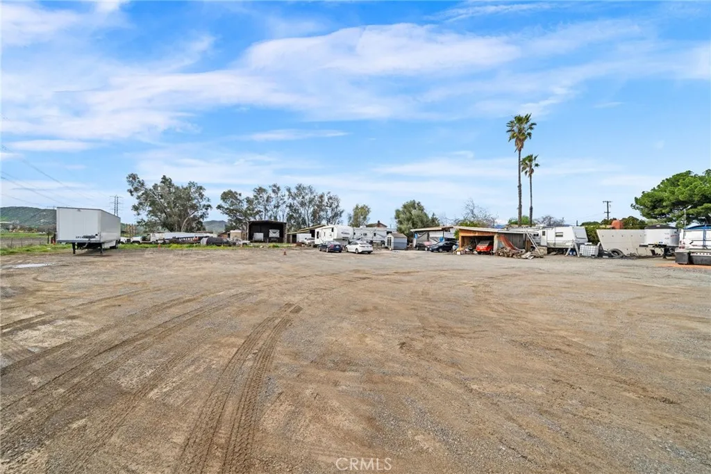 19597 Jurupa Avenue, Bloomington, California 92316 home-pic-35