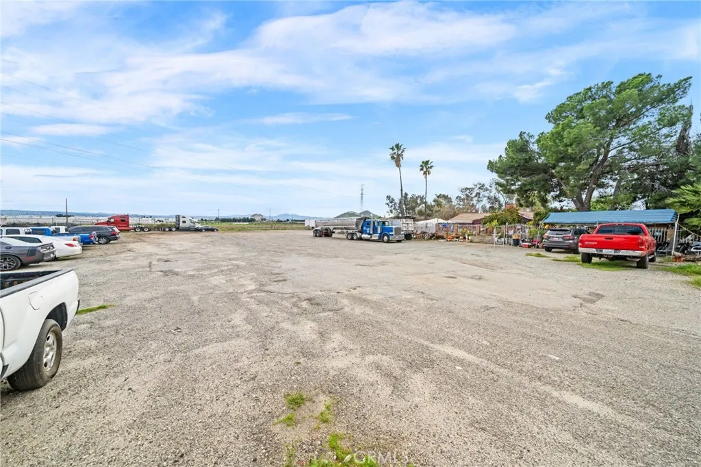 19597 Jurupa Avenue, Bloomington, California 92316 home-pic-31