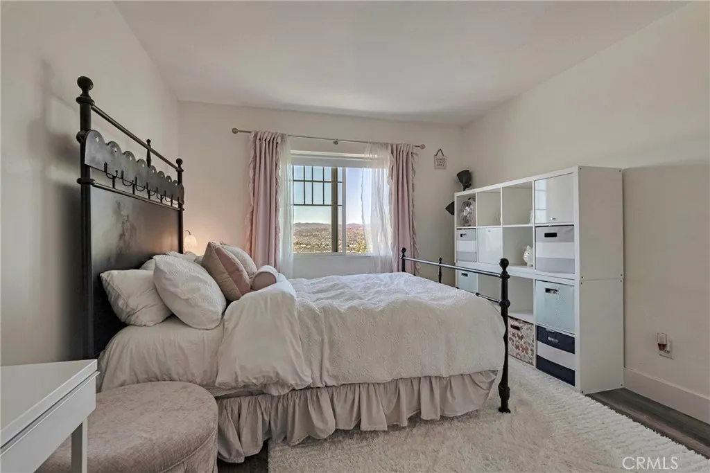 19639 Ellis Henry, Newhall, California 91321 home-pic-30