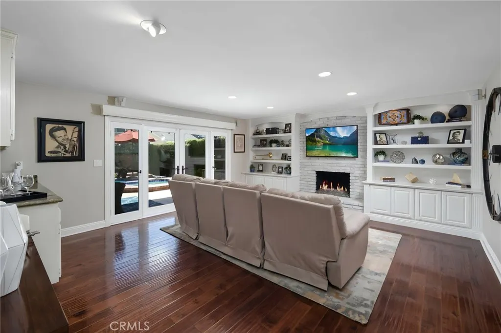 4260 Dogwood, Seal Beach, California 90740 home-pic-12