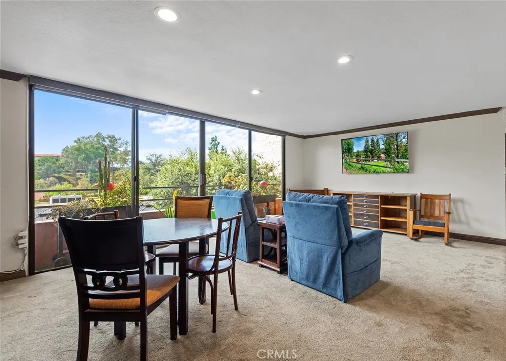 24055 W Paseo Del Lago 253, Laguna Woods, California 92637 home-pic-4