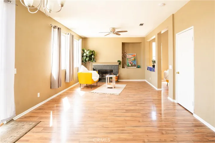 323 Camden Court, Corona, California 92879