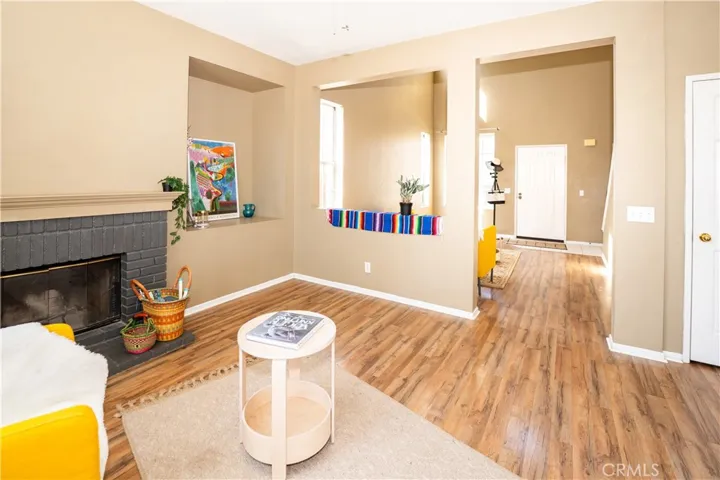 323 Camden Court, Corona, California 92879