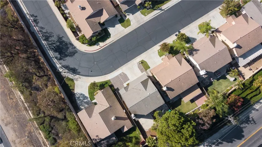 323 Camden Court, Corona, California 92879