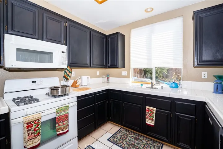 323 Camden Court, Corona, California 92879