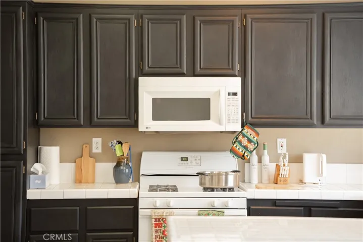 323 Camden Court, Corona, California 92879