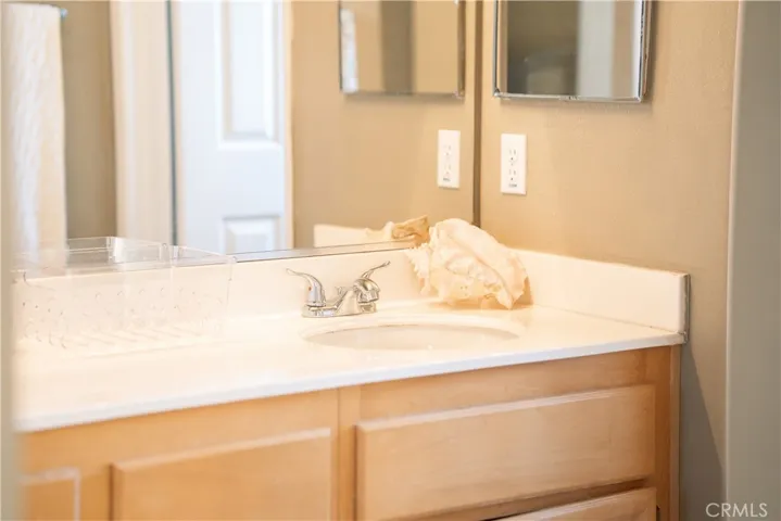 323 Camden Court, Corona, California 92879