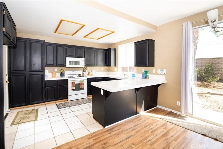323 Camden Court, Corona, California 92879