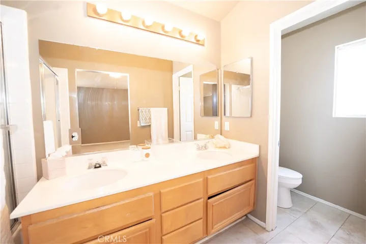 323 Camden Court, Corona, California 92879