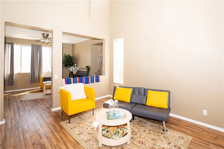 323 Camden Court, Corona, California 92879