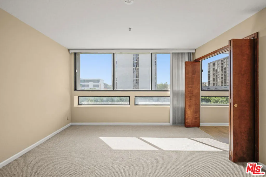 880 W 1st St 304, Los Angeles, California 90012 home-pic-12