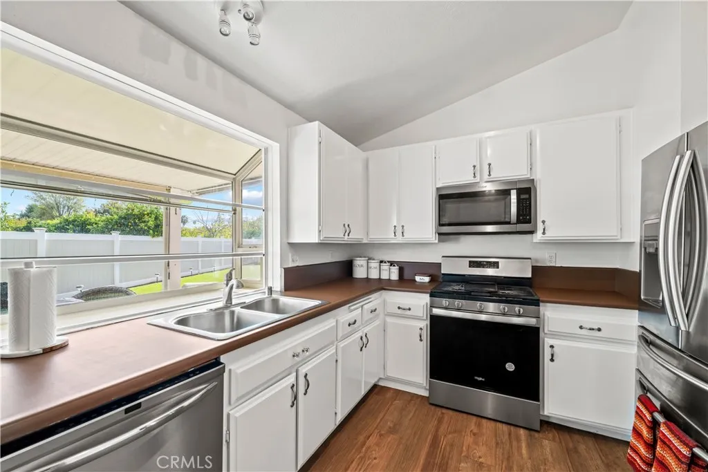 6552 Farmington Drive, Riverside, California 92504 home-pic-21