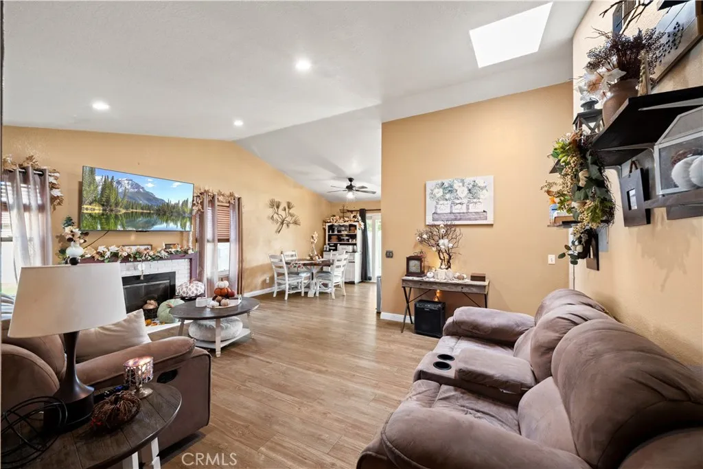 6552 Farmington Drive, Riverside, California 92504 home-pic-17